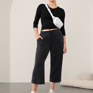 Athleta Seasoft Mid Rise Straight Crop L